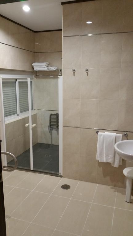Hotel Leon La Palma Del Condado Zimmer foto
